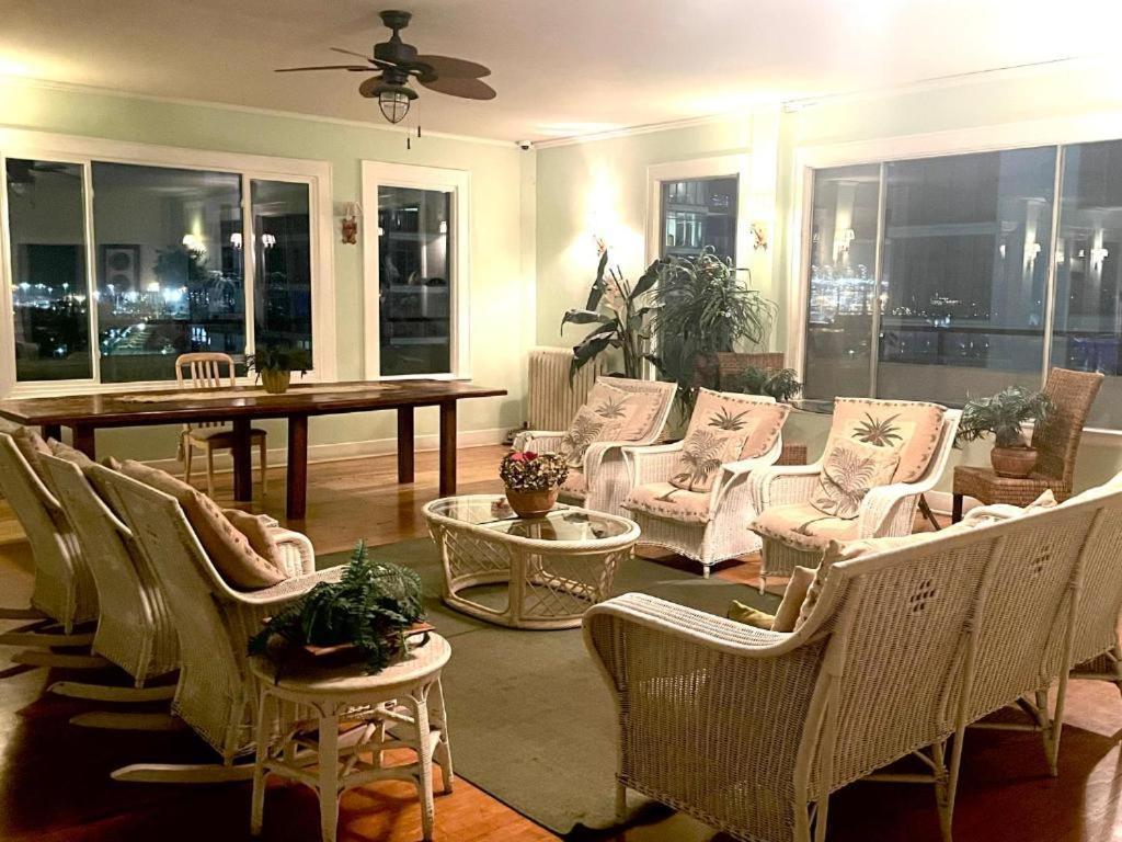 Private Cozy Studio, Peek A Boo Ocean View For 2 Long Beach Exterior foto